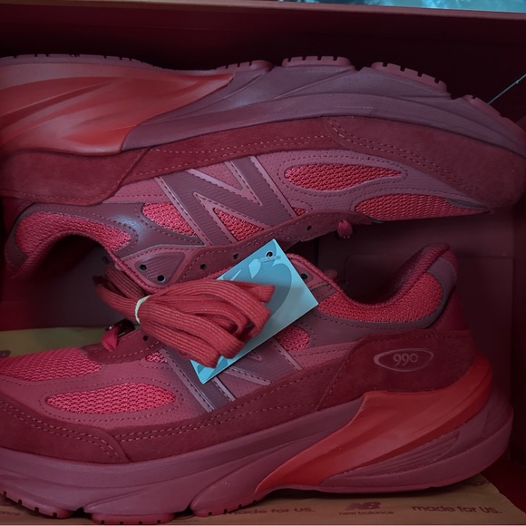 NEW BALANCE JFG sneaker, brand new, never worn.